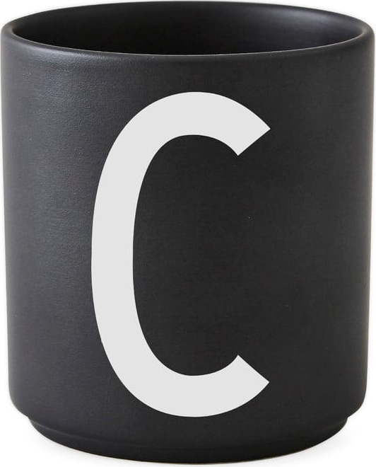 Černý porcelánový hrnek Design Letters Alphabet C