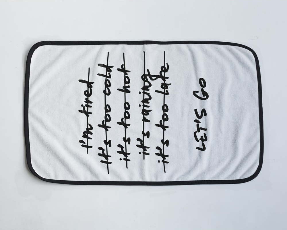 Černobílý ručník z mikrovlákna 45x70 cm Prada – Really Nice Things Really Nice Things